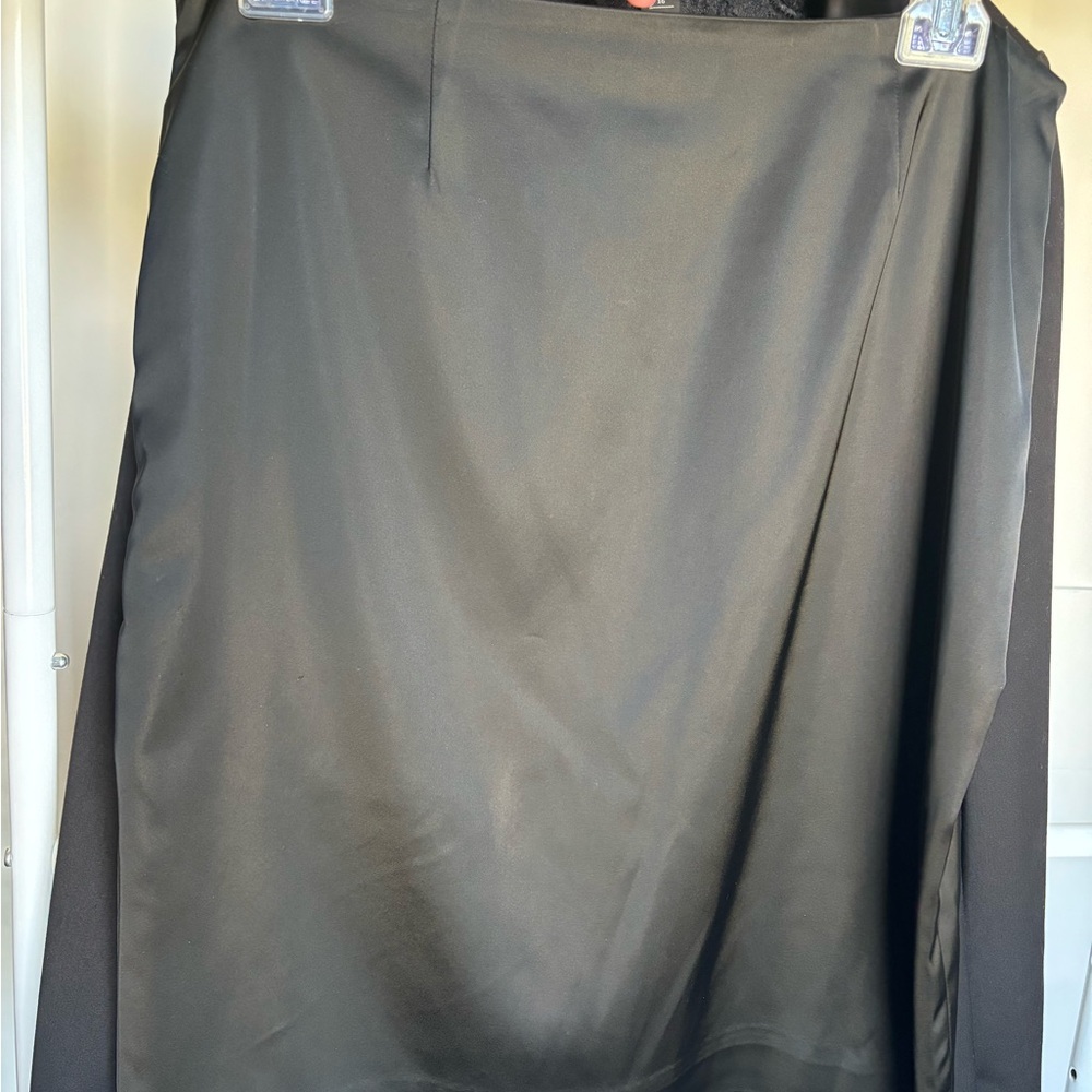 Elegant Black Double-Breasted Women's Blazer - Picture 4 of 8